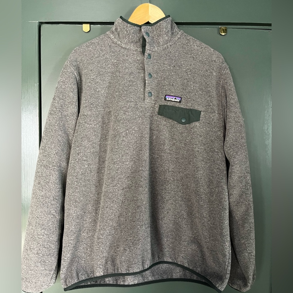 Patagonia grey and green woman’s snap-T synchilla fleece pullover